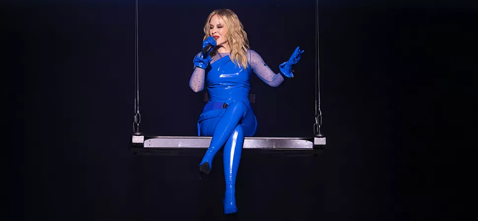 Kylie Minogue bei einem Live-Auftritt.