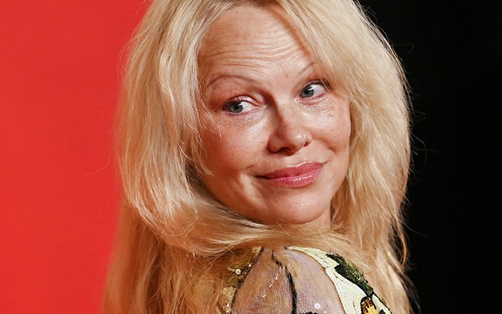 Pamela Anderson auf der Vanity Fair Oscar Party 2024